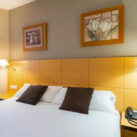 Hotell La Estacion 3*